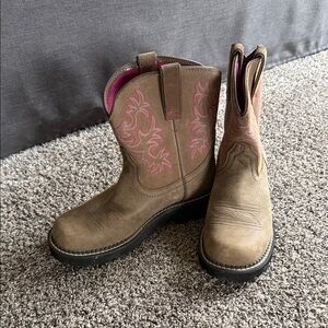 Ariat “Fat Babies” with Pink Embroidery
